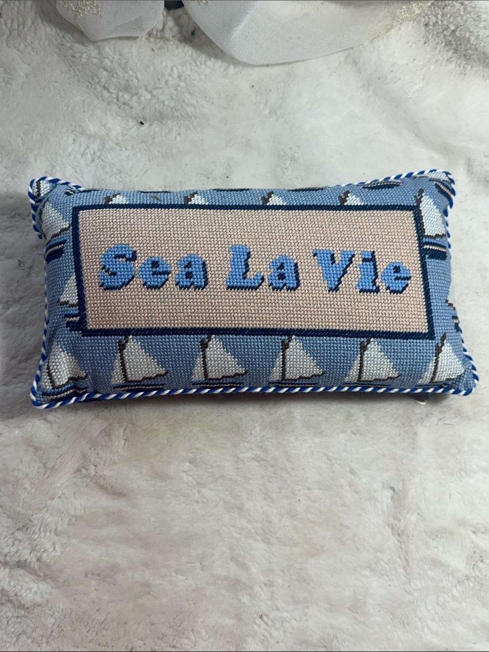 Magaschoni needlepoint sea La Vie deer pillow